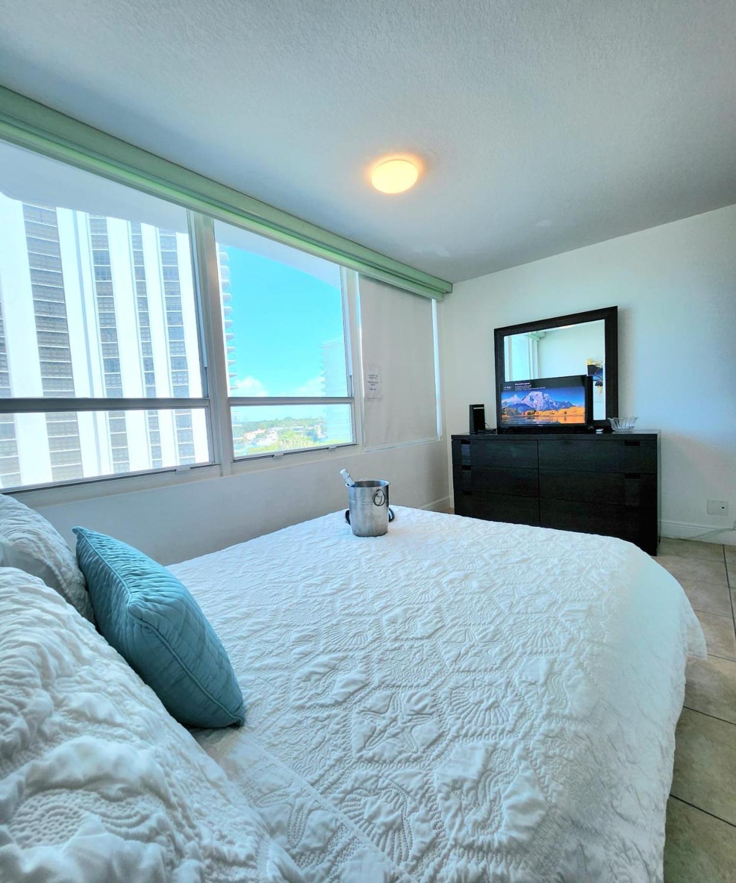 Beachfront Property Pool Gym Tennis Miami Beach! エクステリア 写真